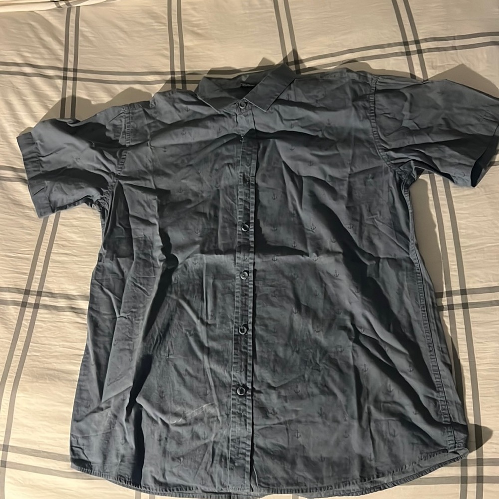 Verdo size medium short sleeve collard shirt never worn before dark blue